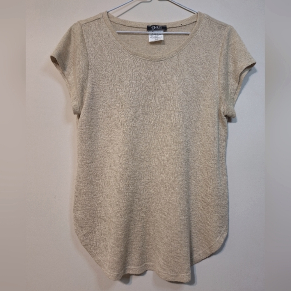 🇨🇦  DéVia collection small rayon blend shortsleeve lightweight knit tan top